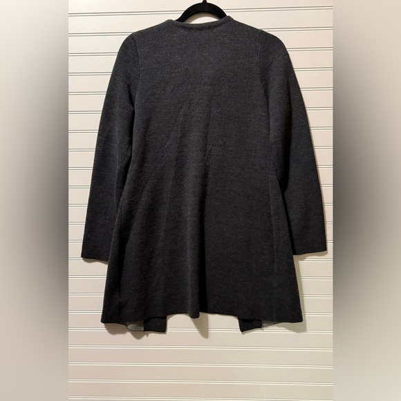 Ellen Tracy gray sweater size small. - Picture 3 of 5